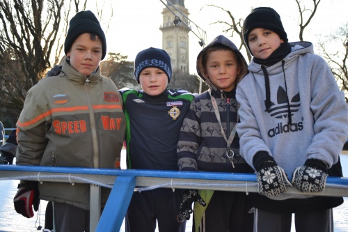 A bejgli futók is megcsodálták a jégpályát 1