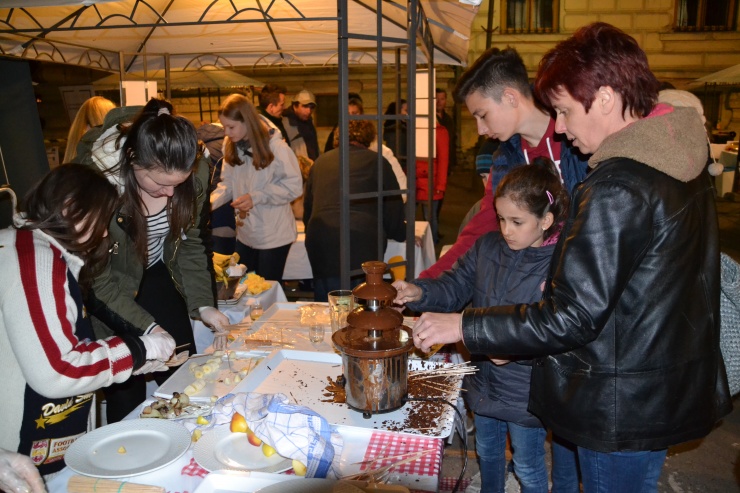 Szökőkútból folyt a csoki 15