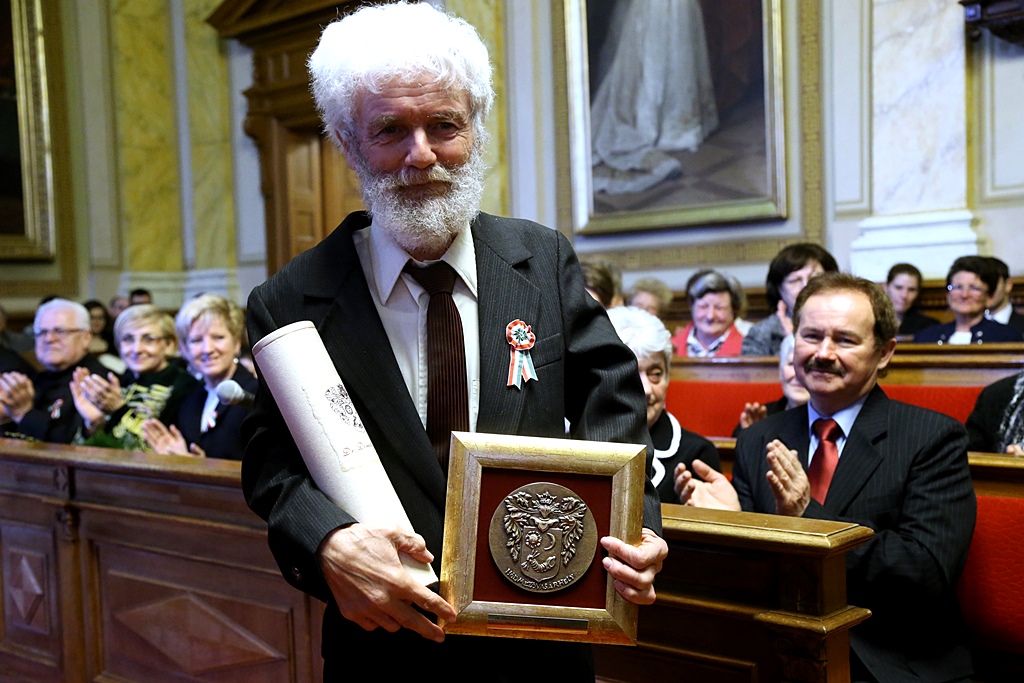 Ambrus Sándort, Dömötör Jánost és Szénási Jánost tüntették ki a díszközgyűlésen 12