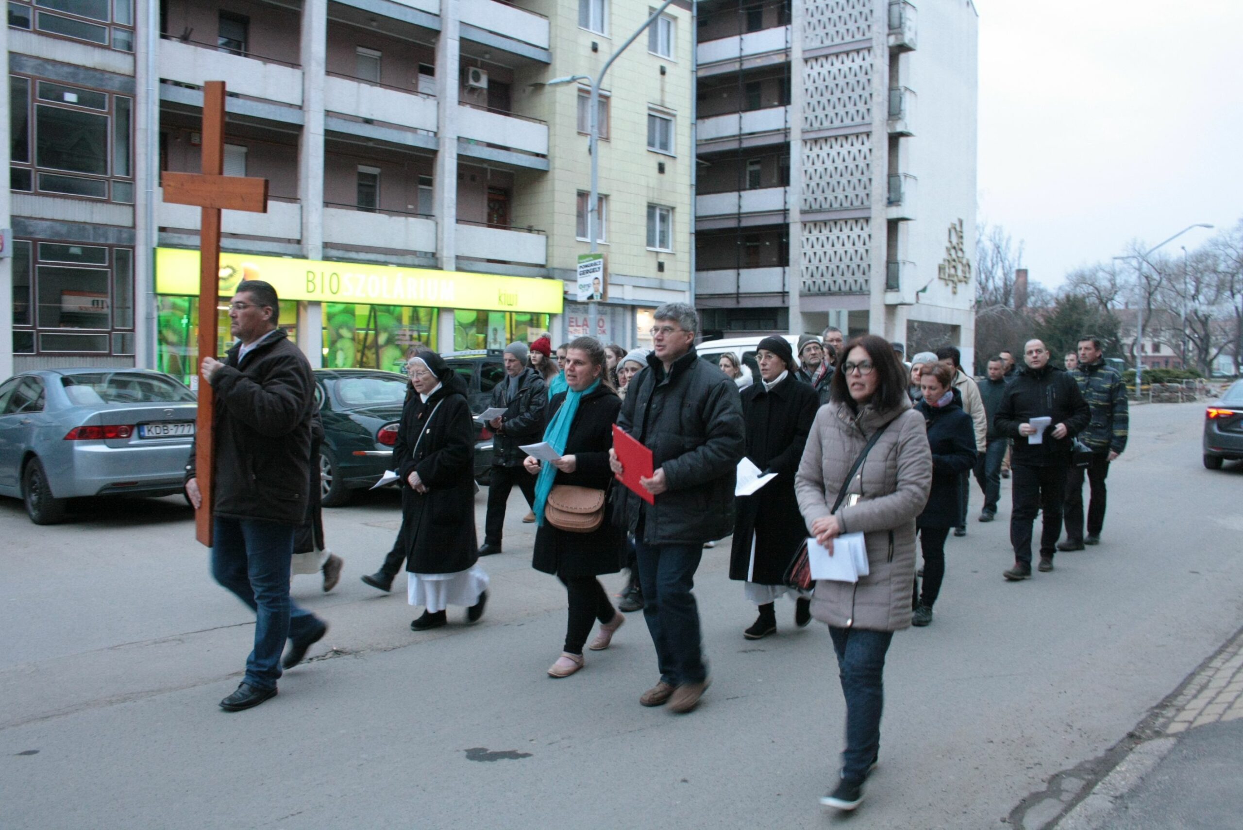 Felelevenítették a 14 stáció állomásait Vásárhelyen (fotók) 34