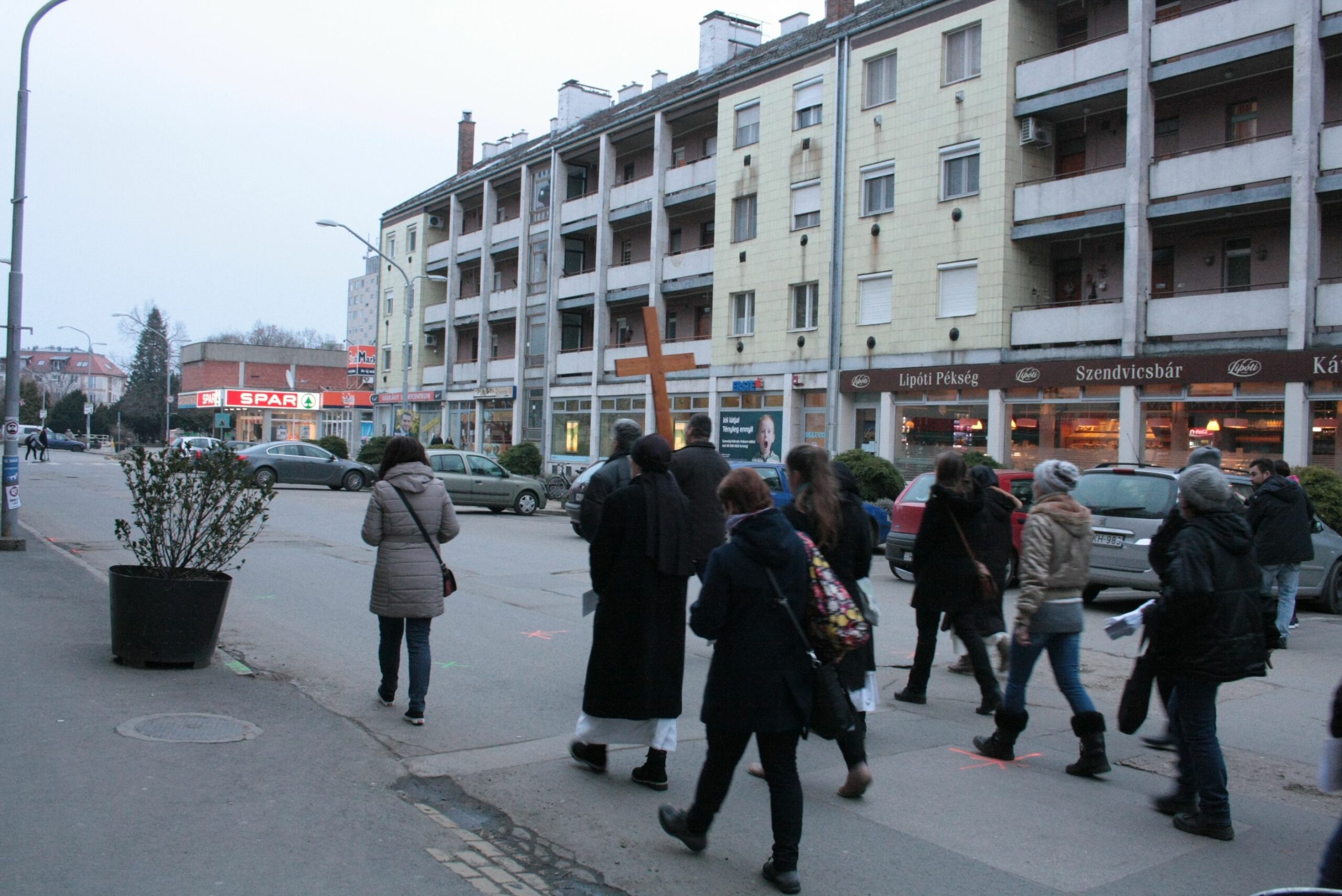 Felelevenítették a 14 stáció állomásait Vásárhelyen (fotók) 35