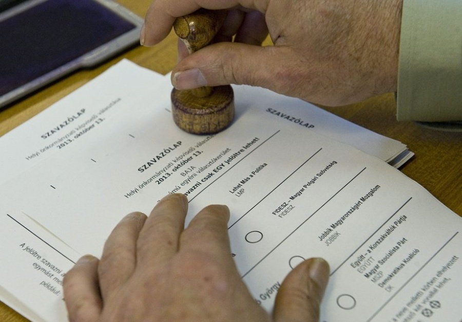 Jövő héten dönthetnek a szavazólapok képéről