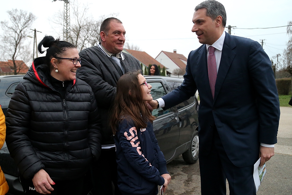 Lázár Mártélyon: ha megválasztanak, tovább kaparom a gesztenyét! 4