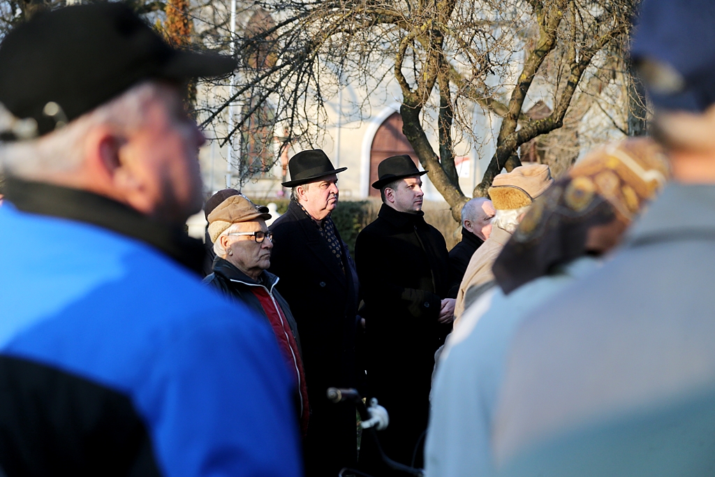 Lázár: mindenki vegyen elő egy kockás papírt április 7-én! 15