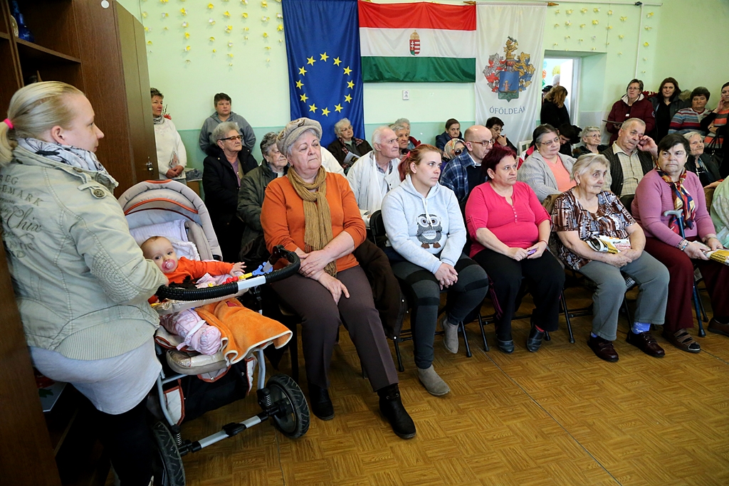 Lázár: mindenki vegyen elő egy kockás papírt április 7-én! 2