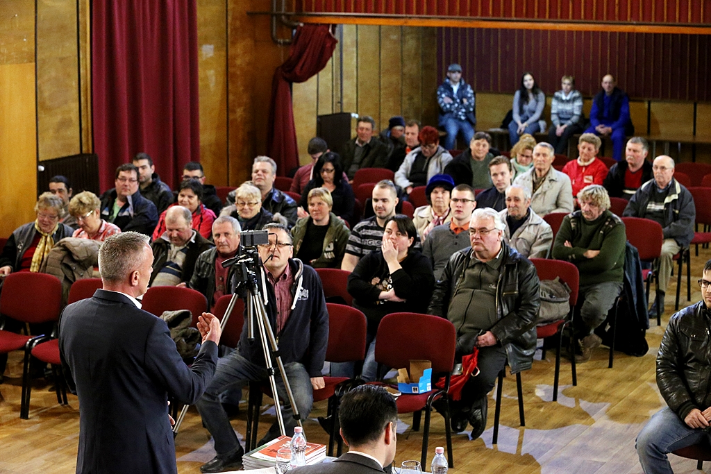 Nem derült ki a székkutasiaknak, miért lenne jó, ha Kiss Attilára szavaznának 8