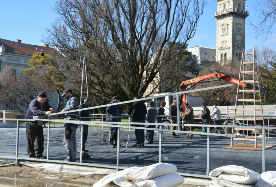 Szétszedik a Kossuth téri jégpályát