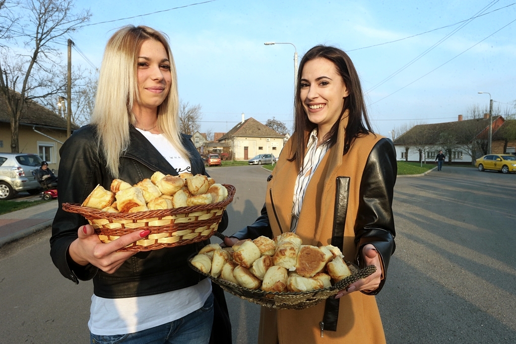 Lázár: aki holnap nem szavaz, az az ellenségre szavaz 13