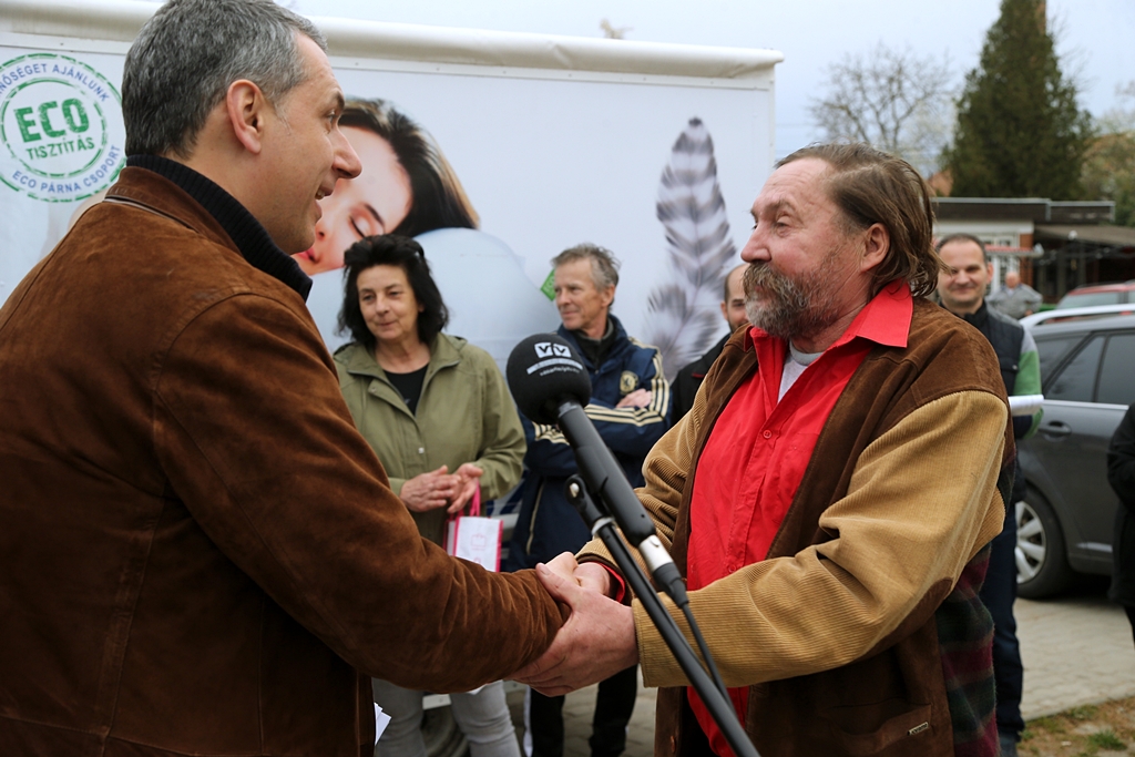 Lázár János: Az ellenzék káoszba viszi az országot 6