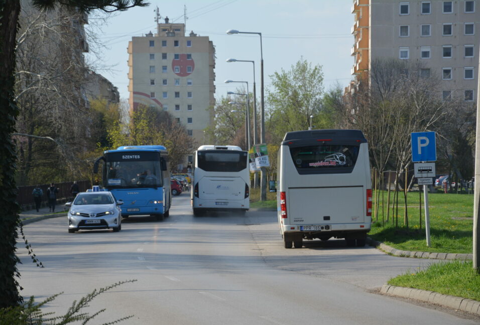 Megbolondították a buszpályaudvar körüli forgalmat