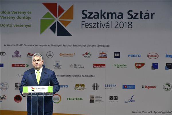 Orbán: olyan országot kell építeni, ahol a munkásoknak és a munkának becsülete van