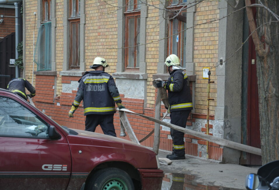 Tűz a Szántó Kovács János utcában