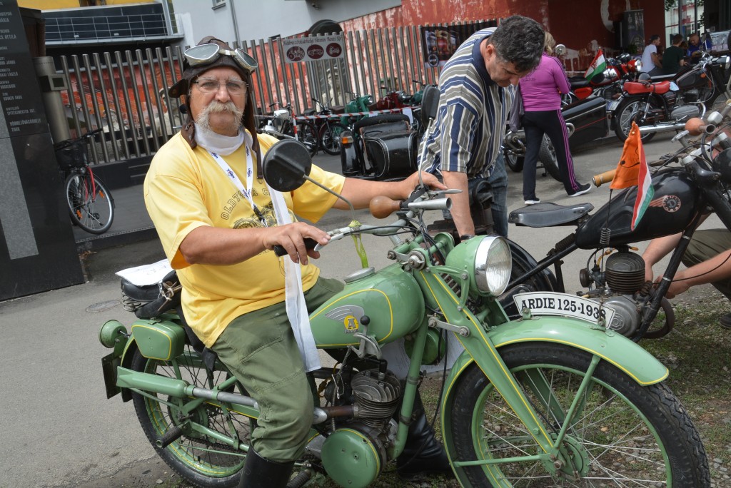 Autó- és motorkülönlegességek a veterán járműtalálkozón - galéria 4