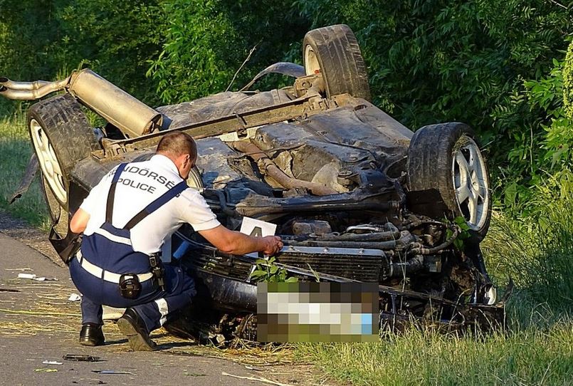 Felborult egy autó Hódmezővásárhelynél!