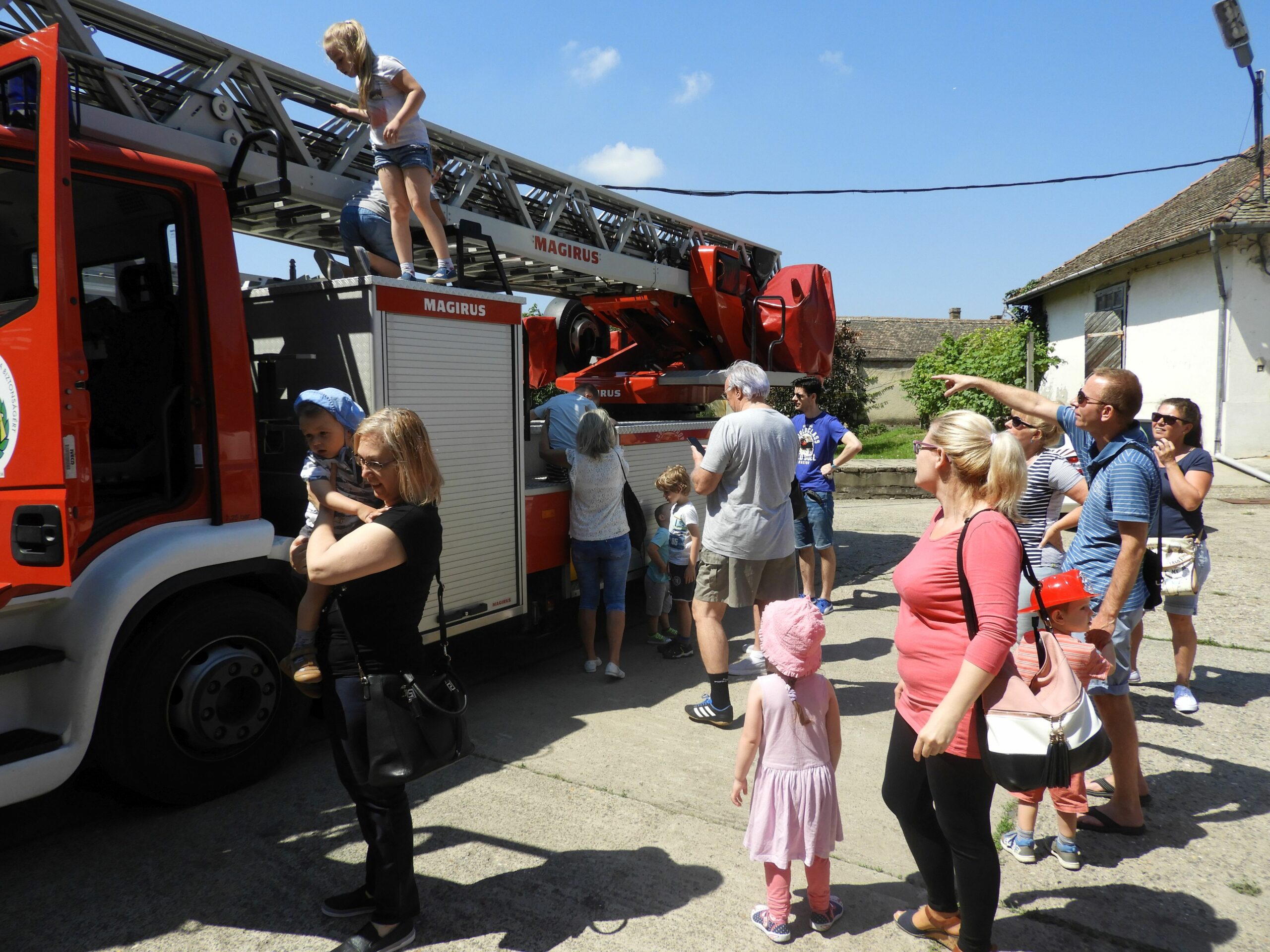 Így telik a gyermeknap a vásárhelyi lánglovagoknál (fotók) 8