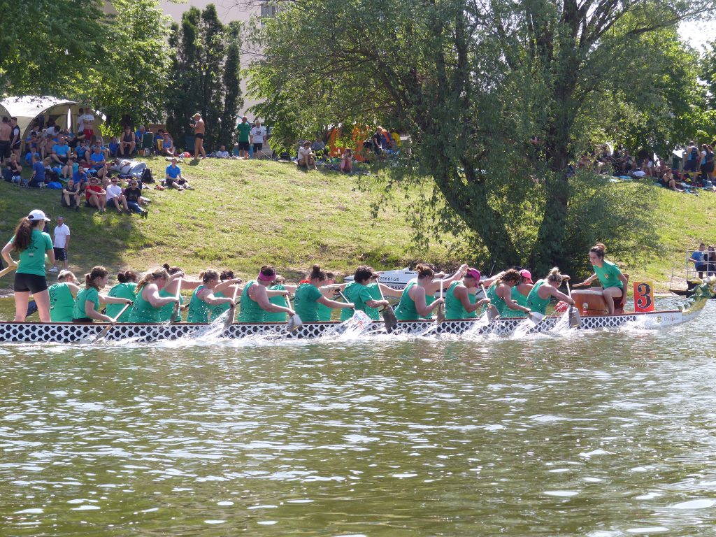 Csúcsokat döntenek a dragonosok 1