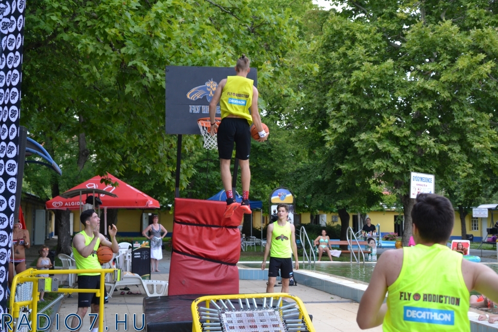 Izgalmas sportnap és nyárinditó buli a vásárhelyi fürdőben 4