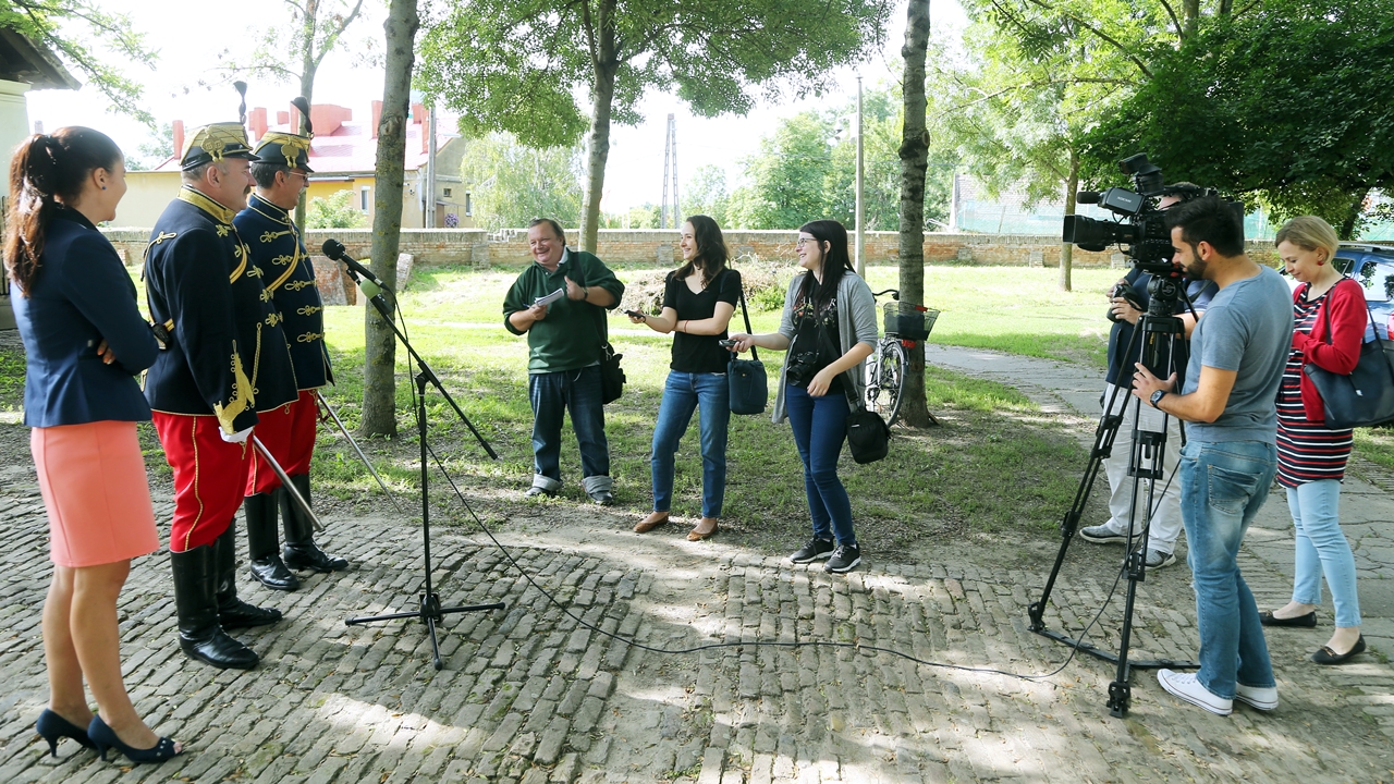Kossuth kiflit is kóstolhatnak a hagyományőrző huszár napon 1