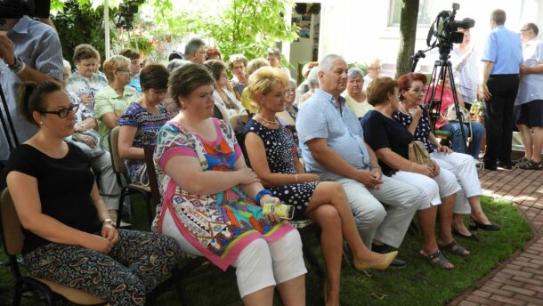 Muzsikáló udvar: egy kellemes délután a dallamok világában