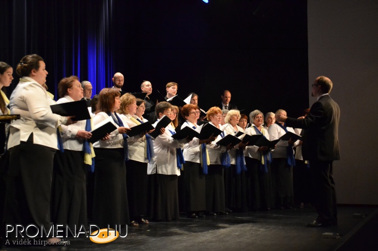 Távol jársz - A Steiner Béla Városi Kórus ad koncertet a Tornyaiban 1