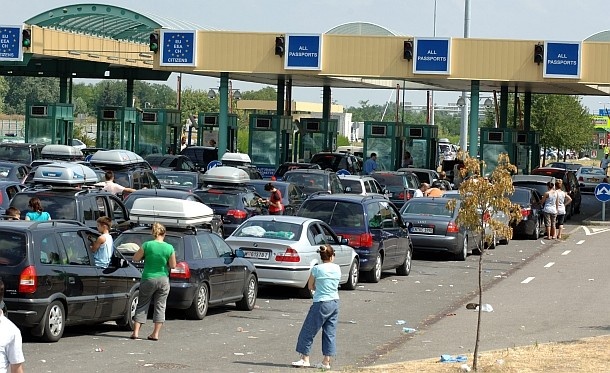 Egy órára csökkent a várakozási idő Röszkén