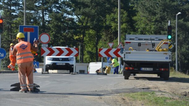 Szentségelő autósok: 10 napra lezárták az Ady Endre utcai vasúti átjárót 2