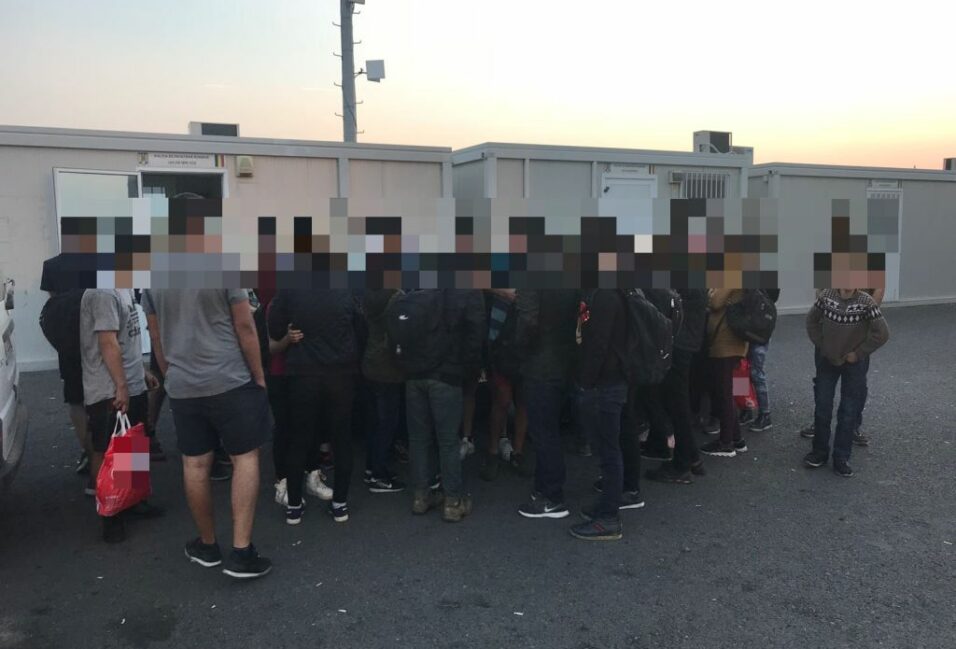 33 határsértő egy török kamionban