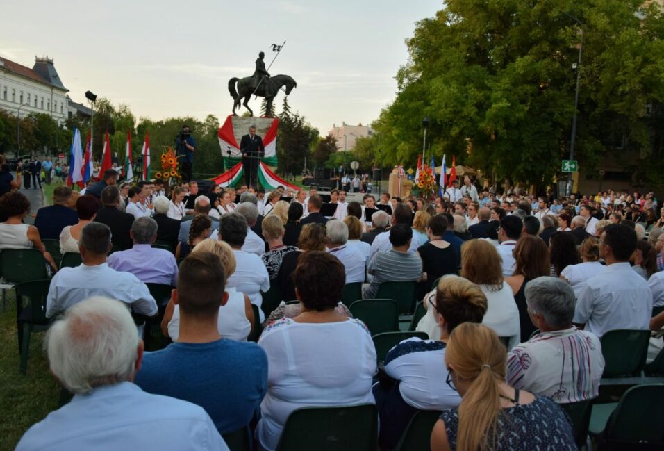 Lázár: az európai identitás alapjai támadás alatt állnak