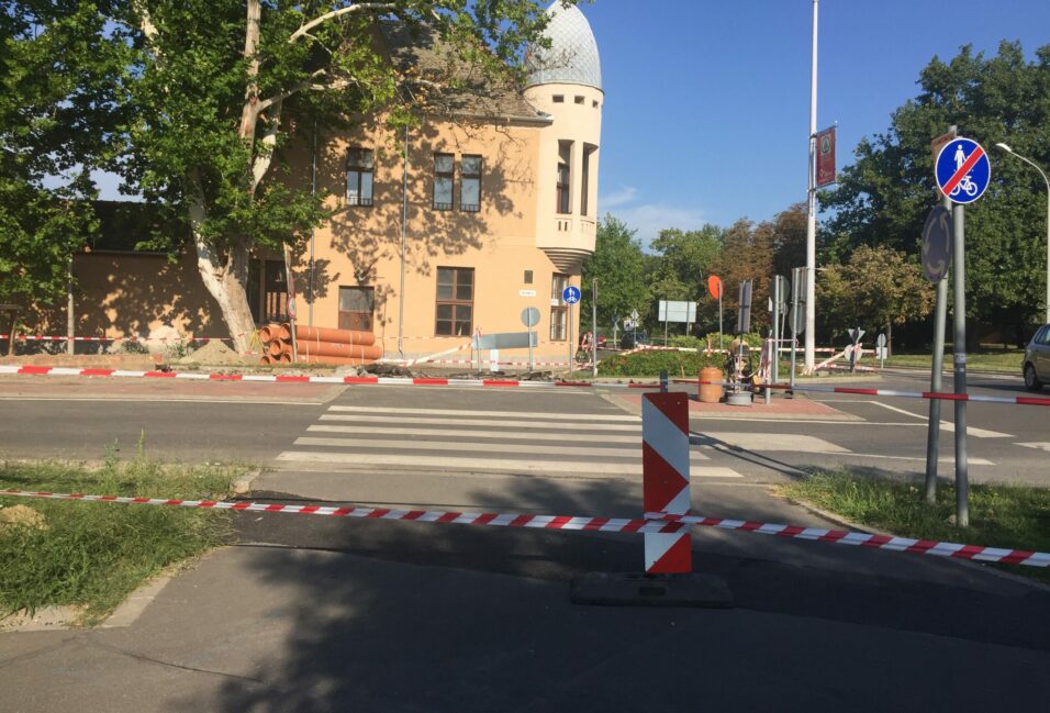 Meglepetés érheti a közlekedőket az Ady-körforgalomnál 2