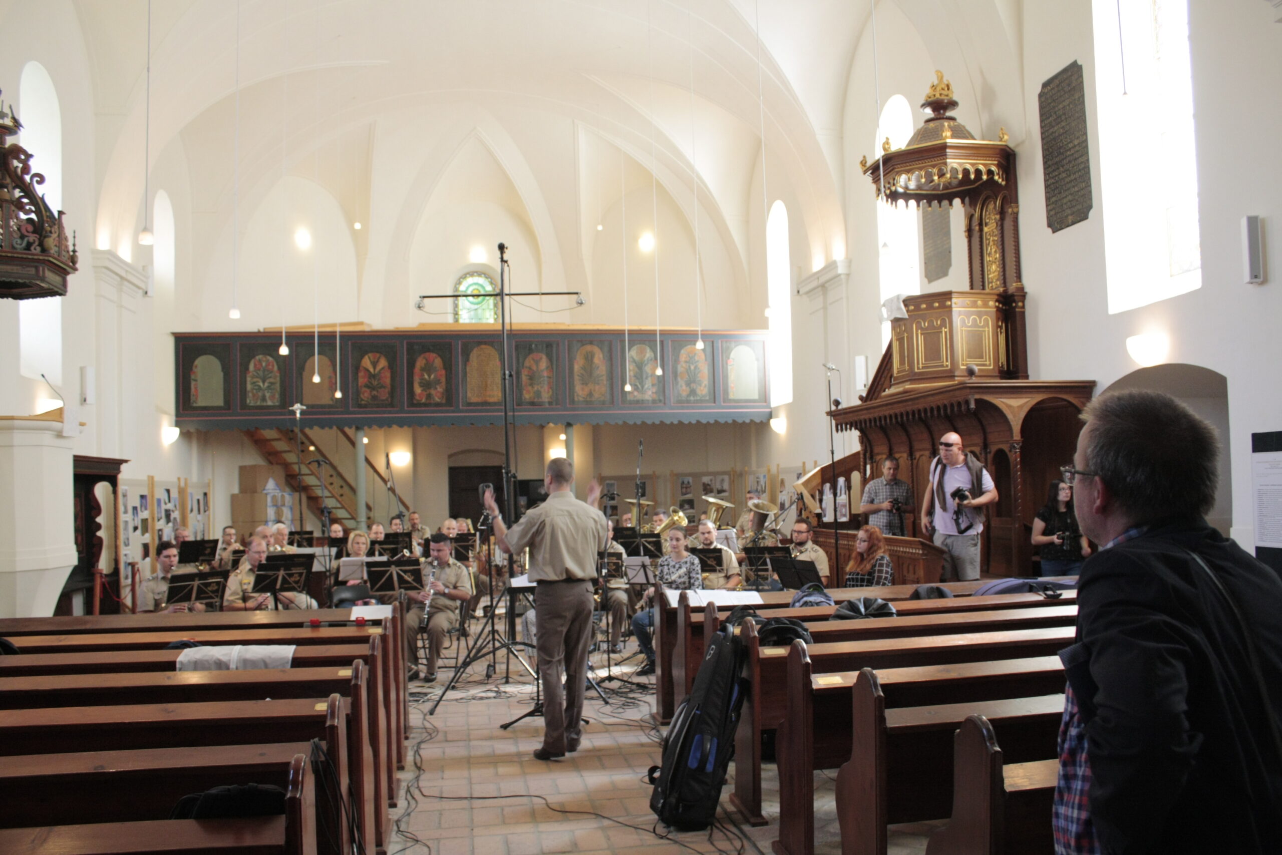 A helyőrségi zenekar CD-jét rögzítik a héten a főtéri templomban 2