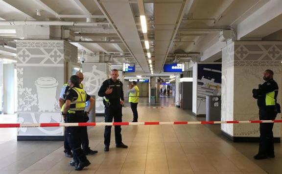 Afgán migráns az Amszterdamban késelő terrorista