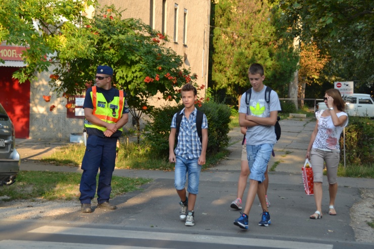 Elővigyázatosan az iskolák környékén!