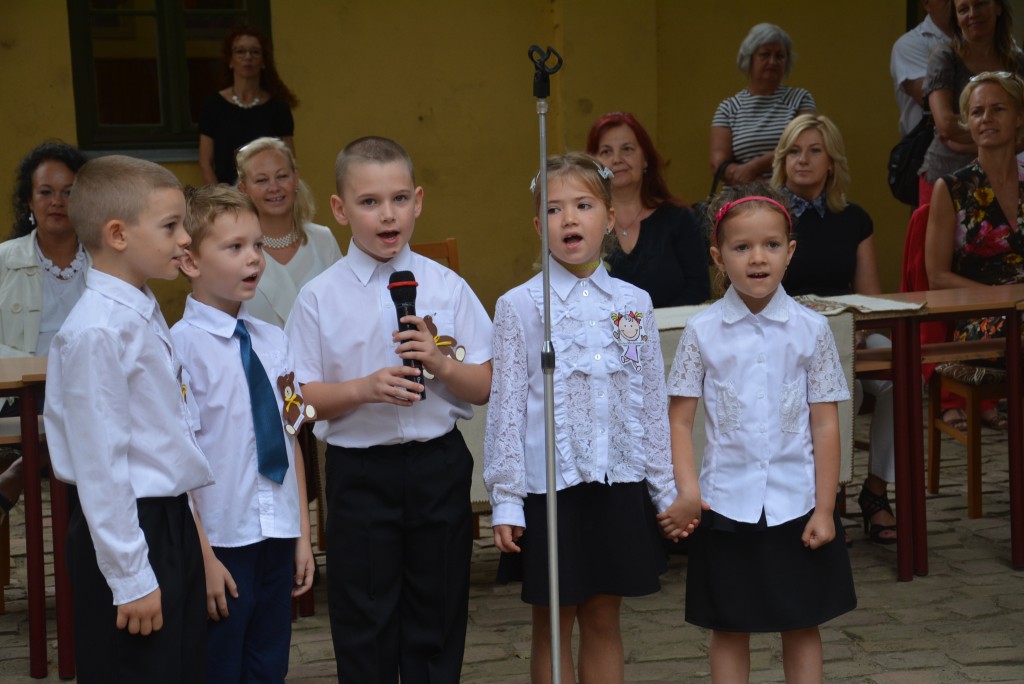 Még a Maci is beköszönt a Liszt elsőseihez 1