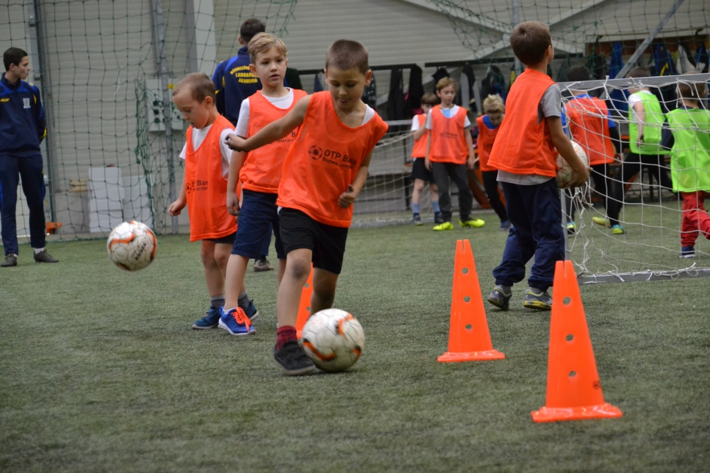 A tanév első focifesztiválját rendezték a stadionban 2