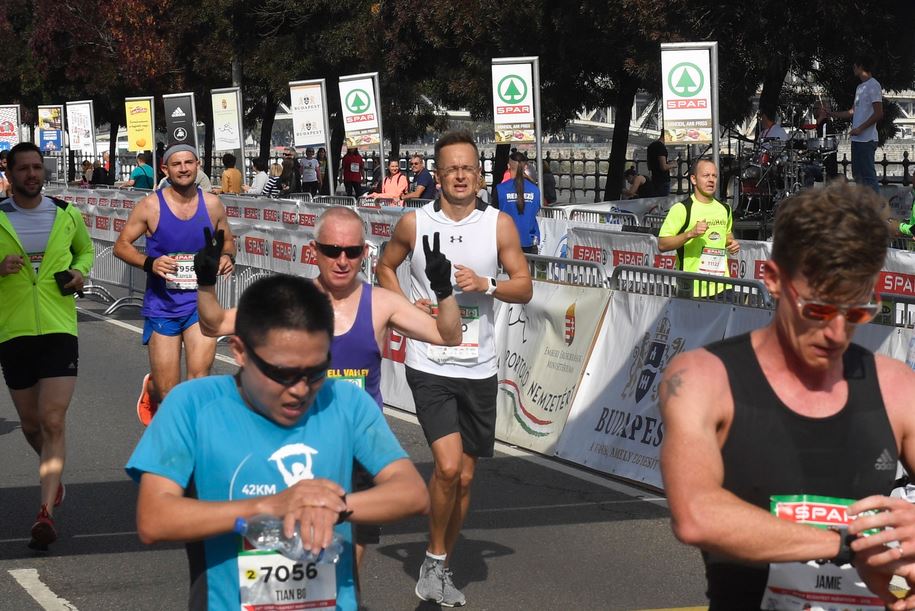 Budapest Maraton - Csere Gáspár és Szabó Tünde a bajnok, megdőlt a nevezési rekord