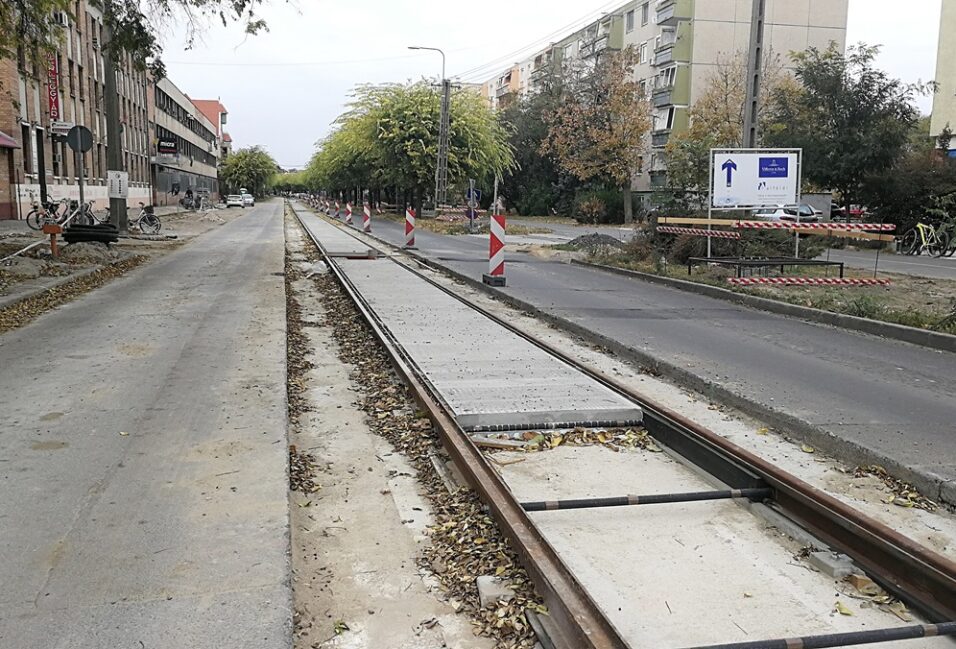 Egyre hosszabb a sín – így áll a tram-train építése Vásárhelyen 8