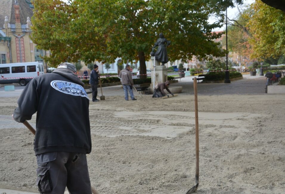 A Korsós lánynál épül a jégpálya