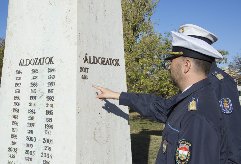 A közúti balesetek áldozataira emlékeztek