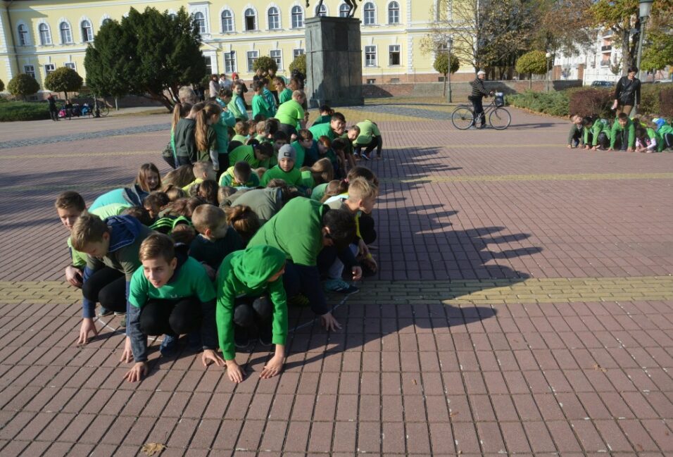 Így flashmoboztak a Szent István suli diákjai