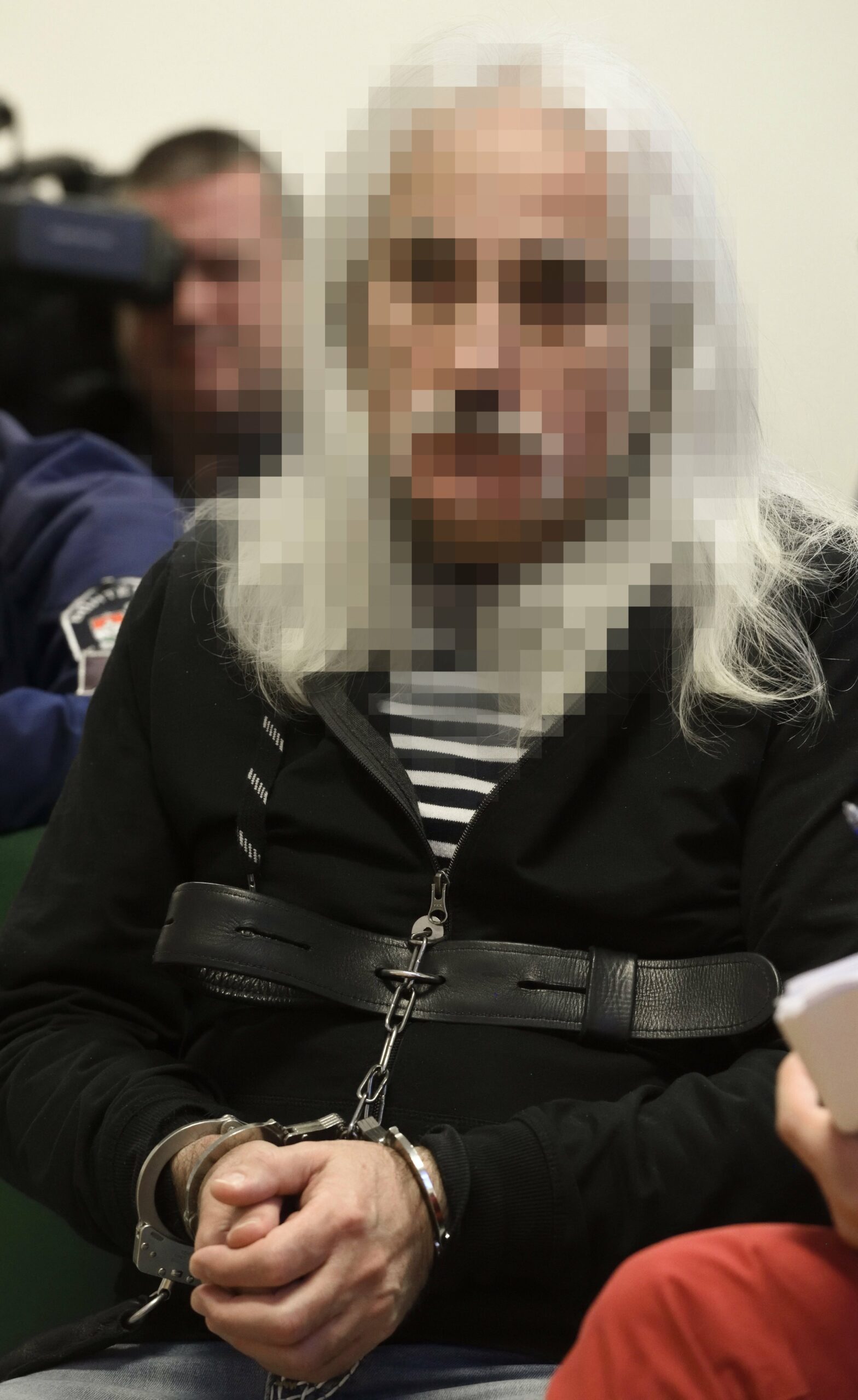 Elkezdődött az M5-ös csengelei pihenőjében elkövetett gyilkosság pere Szegeden