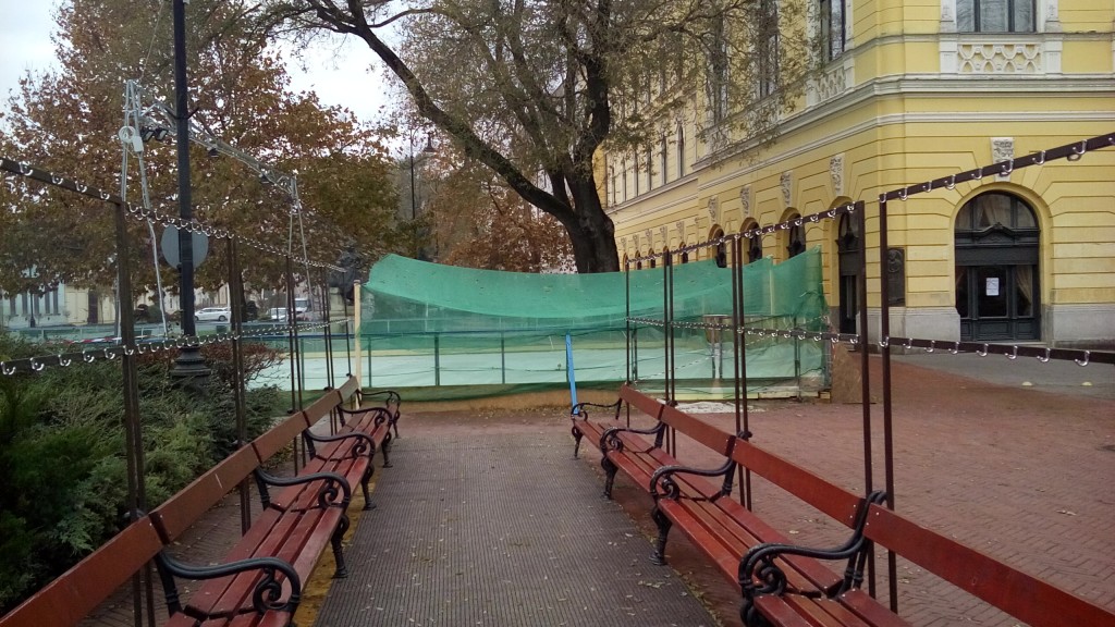 Előbb a repedt hűtőcsövek, most a meleg miatt nem működik a jégpálya 2