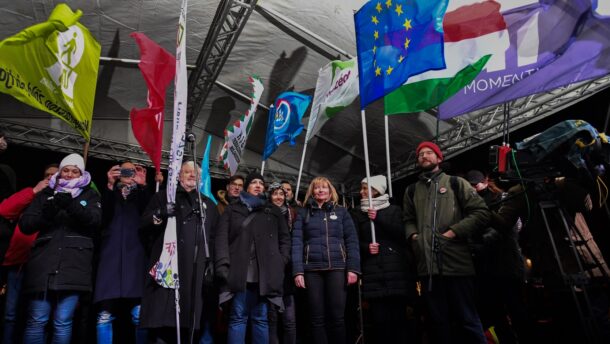 Az országgal szemben politizál a magyar ellenzék?