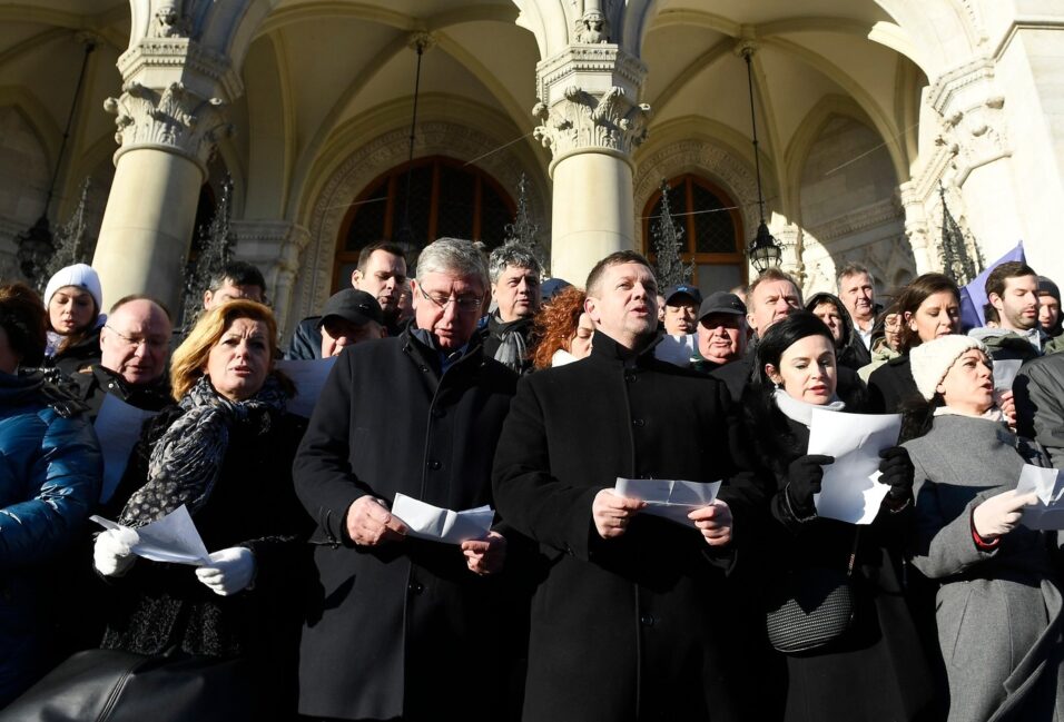 Gyengeségből fakad a teljes ellenzéki összefogás kívánalma