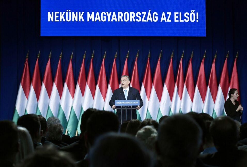 Hétpontos családvédelmi akciótervet jelentett be Orbán Viktor