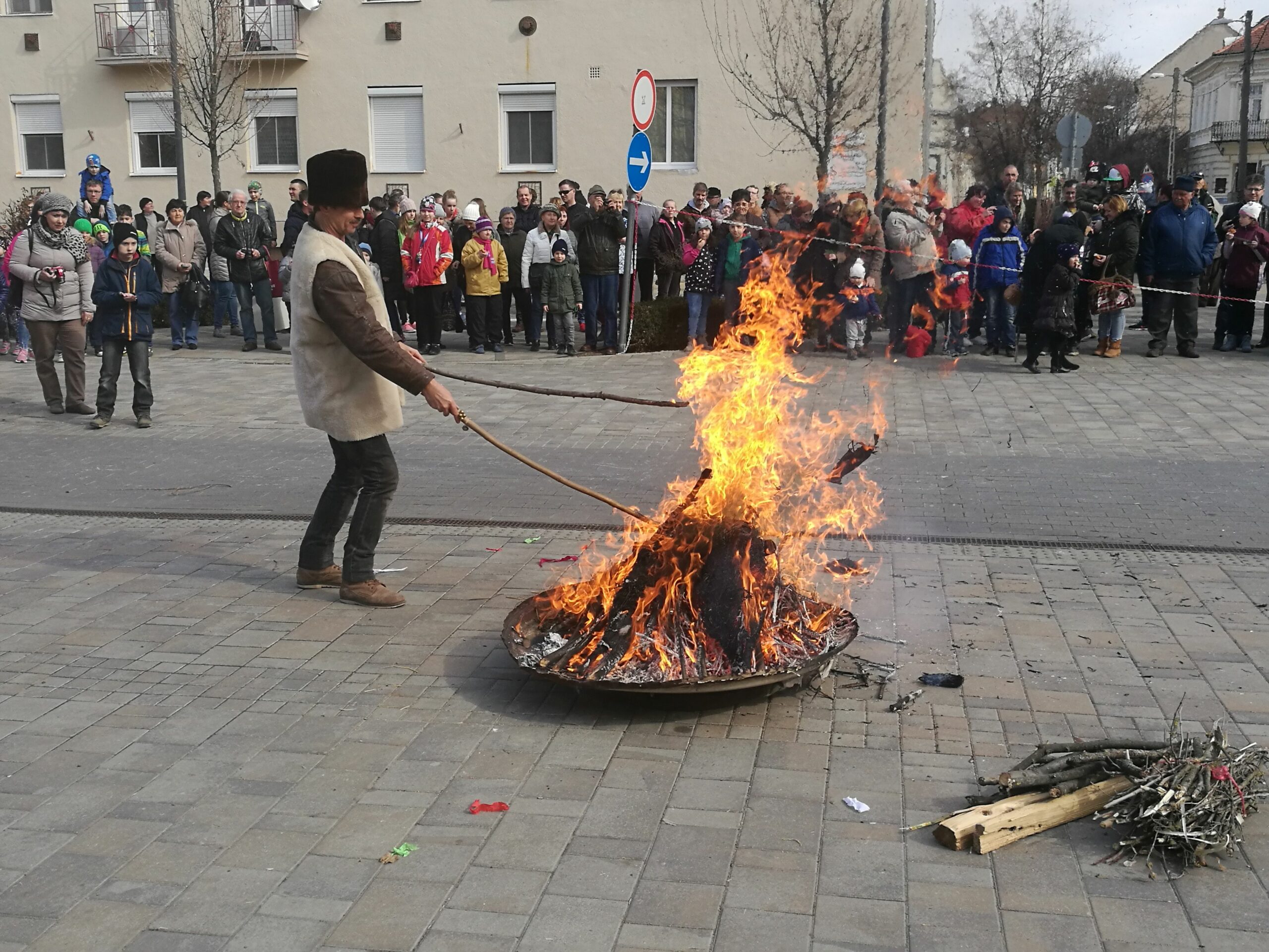 Csókos angyal, lódoktor és szerzetes is búcsúztatta a telet Vásárhelyen (fotók, videó) 3