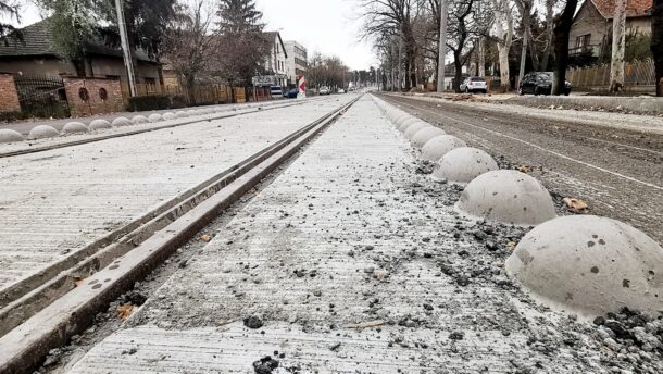 Május végén szabadul fel a Bajcsy és az Ady utca: mutatjuk, hol tart a tram-train (fotók)