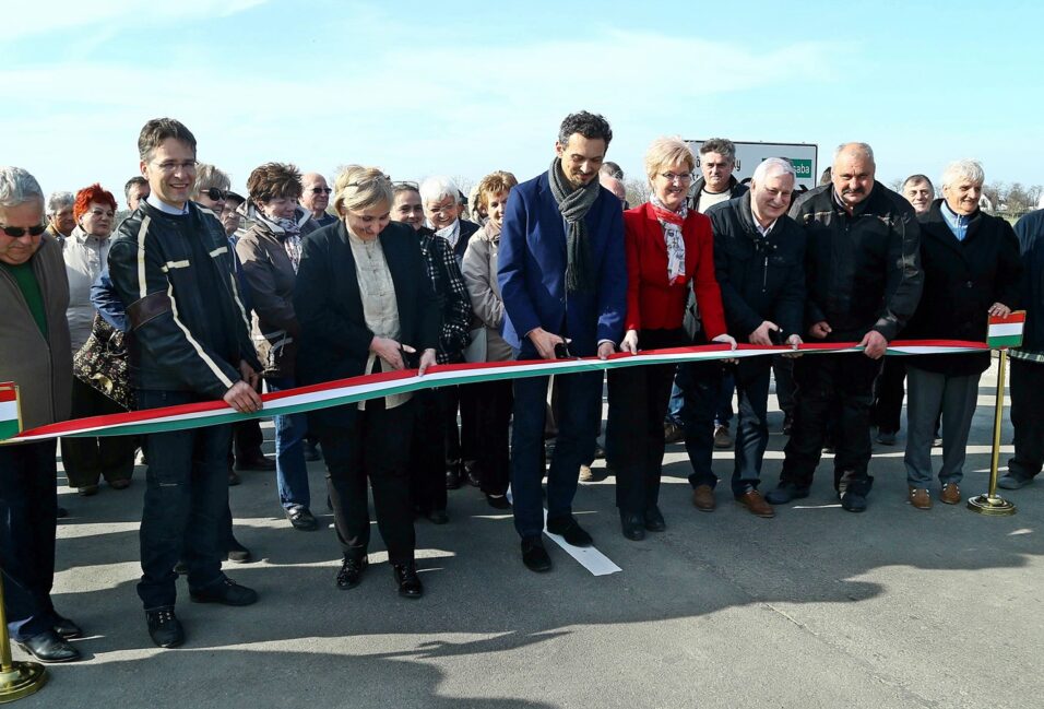 Átadták a keleti elkerülő utat Vásárhelyen 1