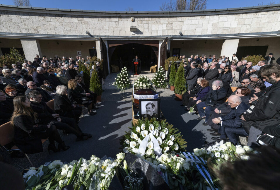 Eltemették Koós Jánost