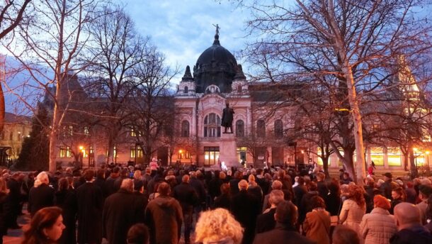 Grezsa István: az év tétje, hogy visszatérünk-e a gyarapodás és a fejlődés útjára! 8