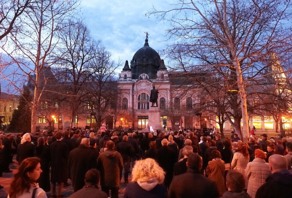 Grezsa István: az év tétje, hogy visszatérünk-e a gyarapodás és a fejlődés útjára! 8